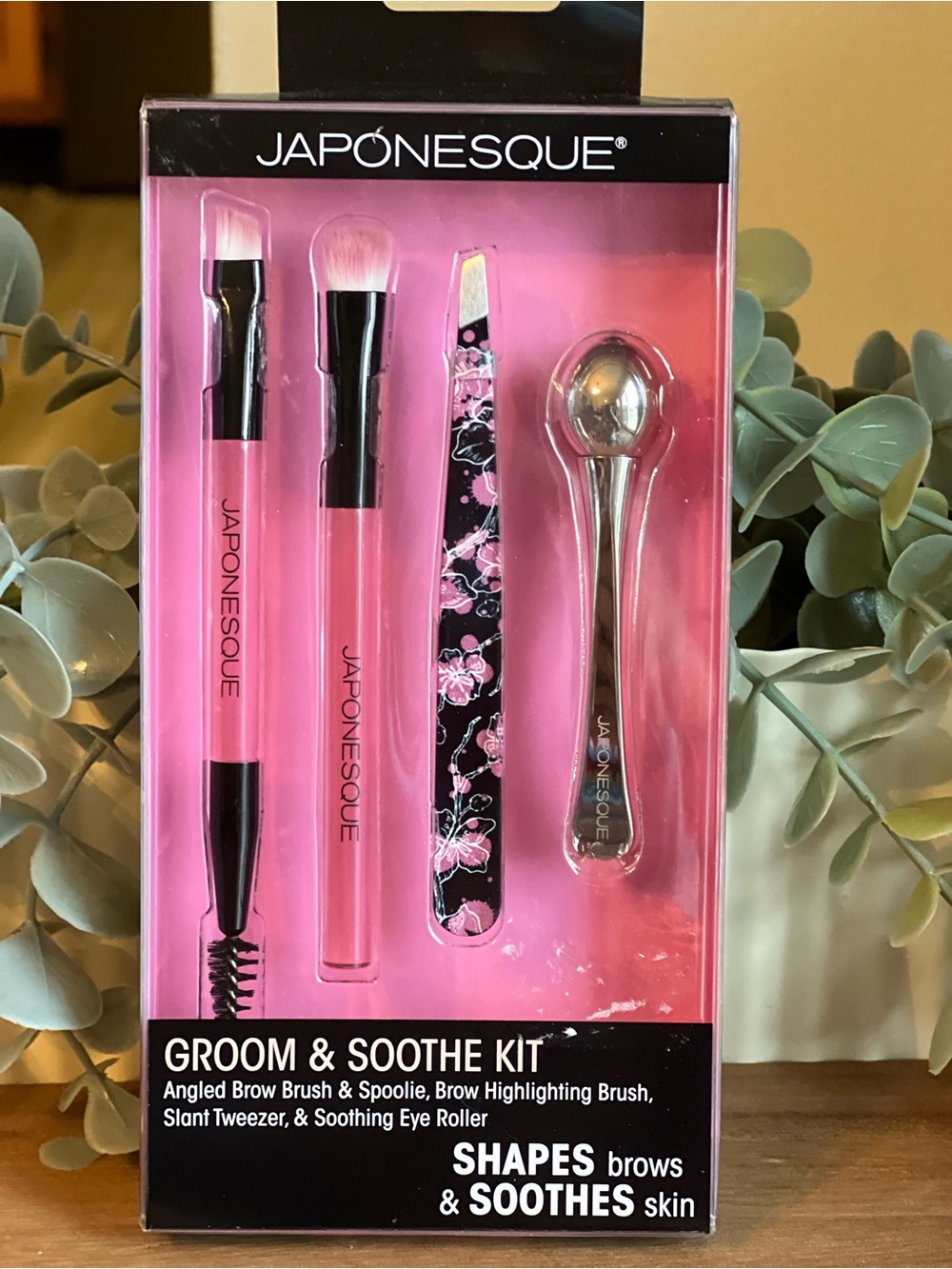 Pink Groom & Soothe Kit - Brow Brush, Tweezer, Eye Roller
